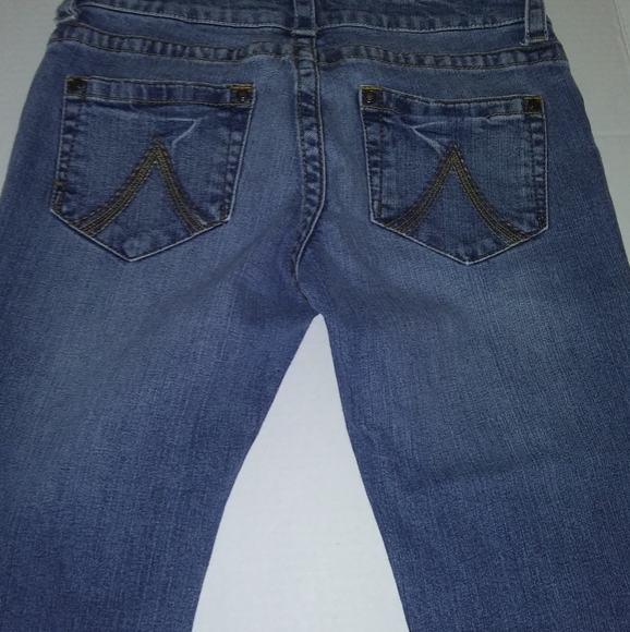 Delias Jeans Bailey. Low Rise Flare.Size 1/2S. - Picture 4 of 8